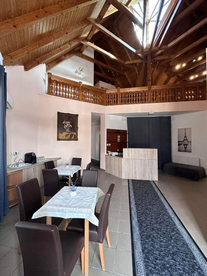 Aparthotel Gabor Panzio Gyál Exteriér fotografie